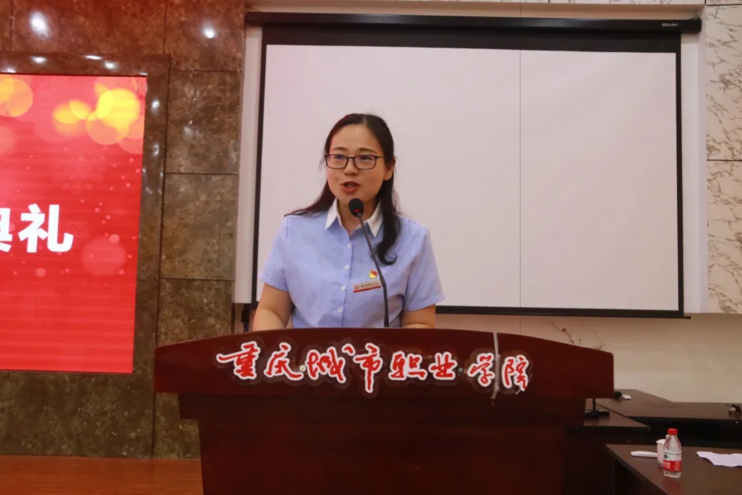教师代表盛巧玲发言.jpg